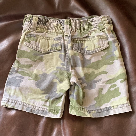 🌞3/$20 Okie Dokie Camo Shorts - Picture 2 of 3